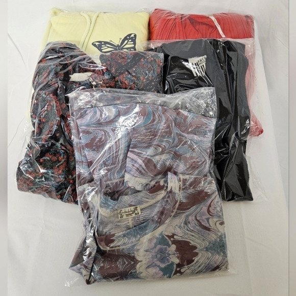 Mystery Box Not So Mysterious Five Piece Box Women's Size XS - Picture 2 of 2